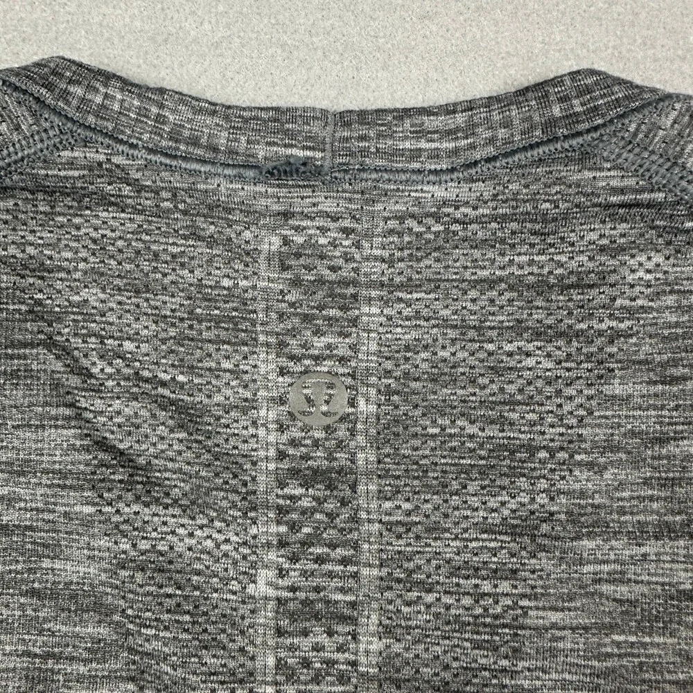 Lululemon shirt size